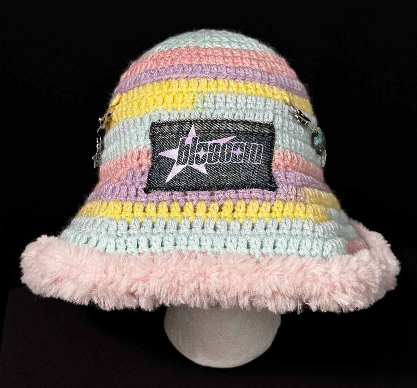 Bucket hat π